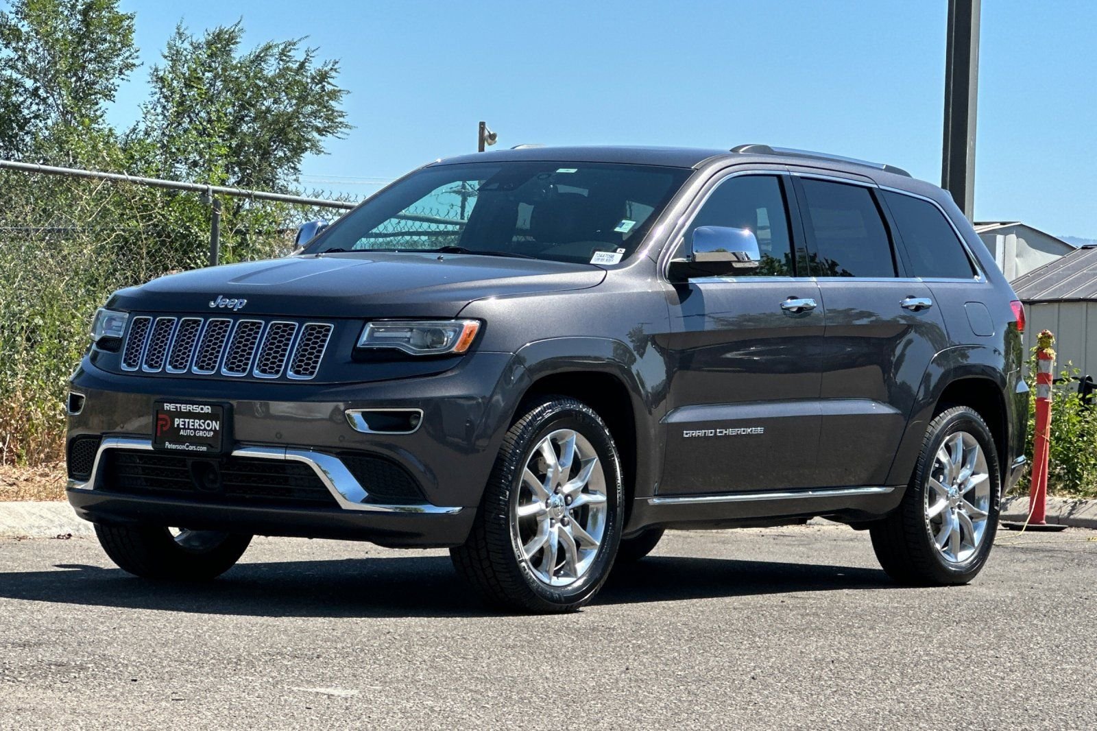 Used 2016 Gray Jeep Summit image 8