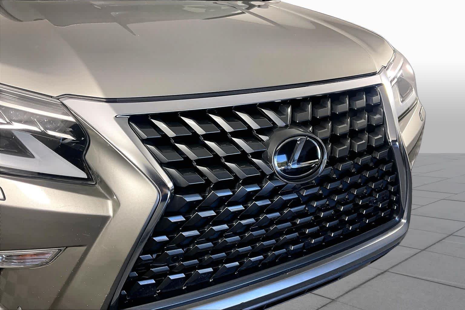 Used 2022 Atomic Silver Lexus Premium image 28