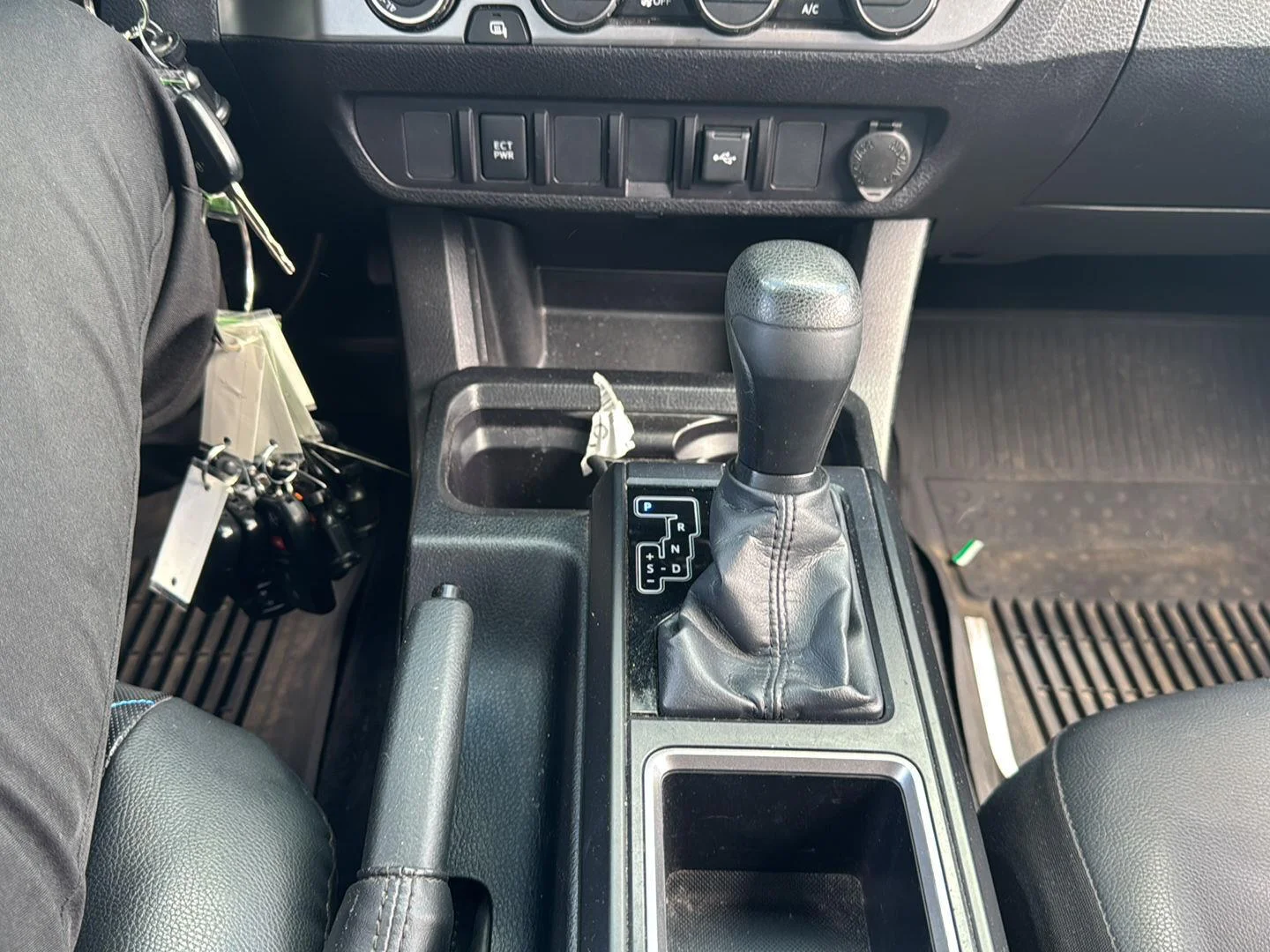 Used 2021 Silver Sky Metallic Toyota SR image 10