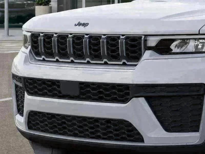 New 2026 Bright White Clearcoat Jeep Laredo image 37