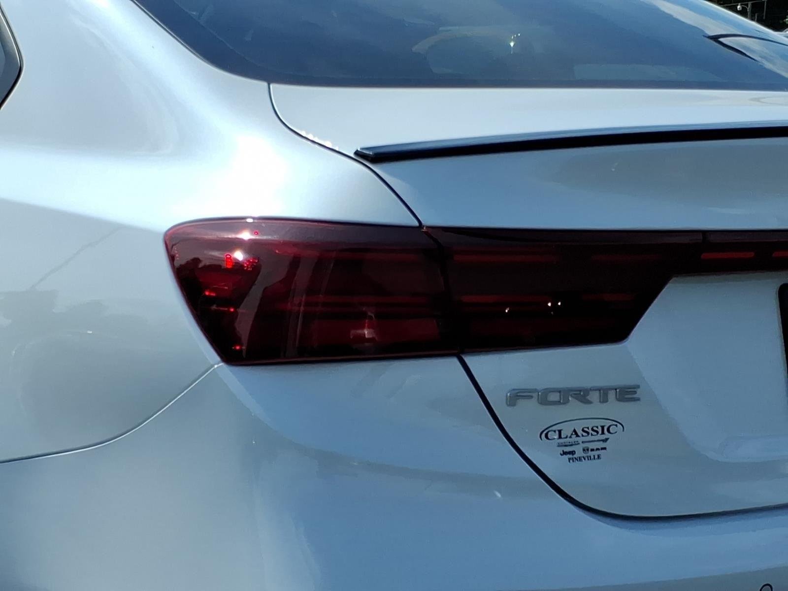 Used 2024 Snow White Pearl Kia GT image 18