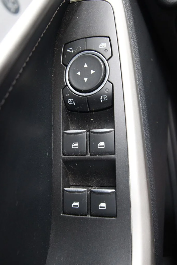 Used 2022 Gray Ford Limited image 25