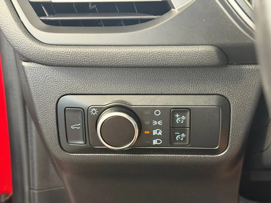 Used 2024 Red Ford Active image 23