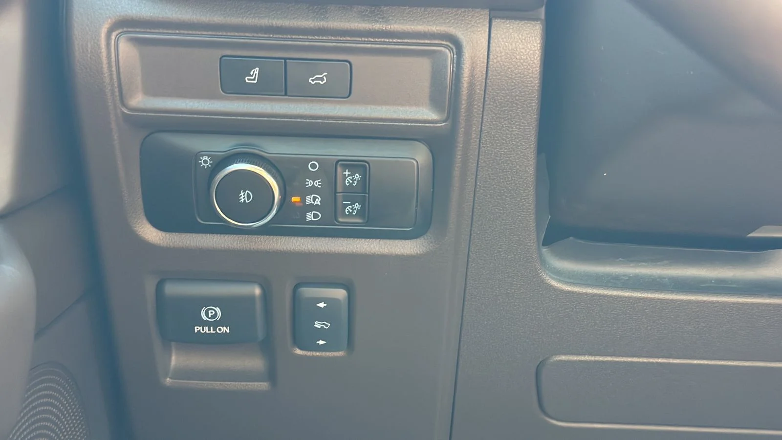 Used 2024 White Ford King Ranch image 17