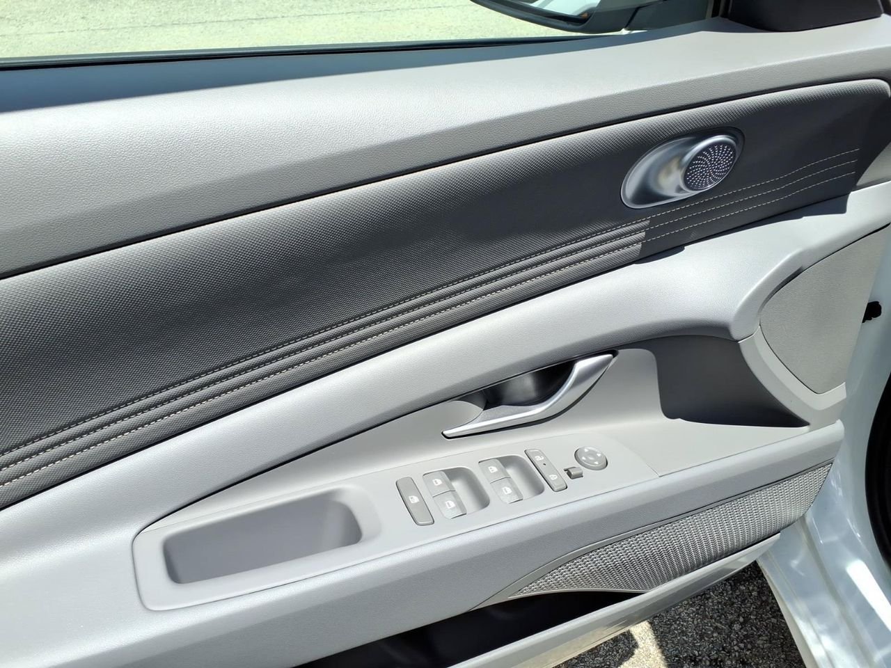 New 2026 Serenity White Hyundai SEL Sport Premium image 9
