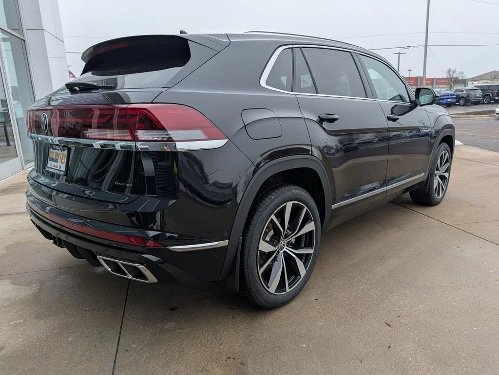 New 2026 Black Volkswagen 2.0T SEL Premium R-Line image 5