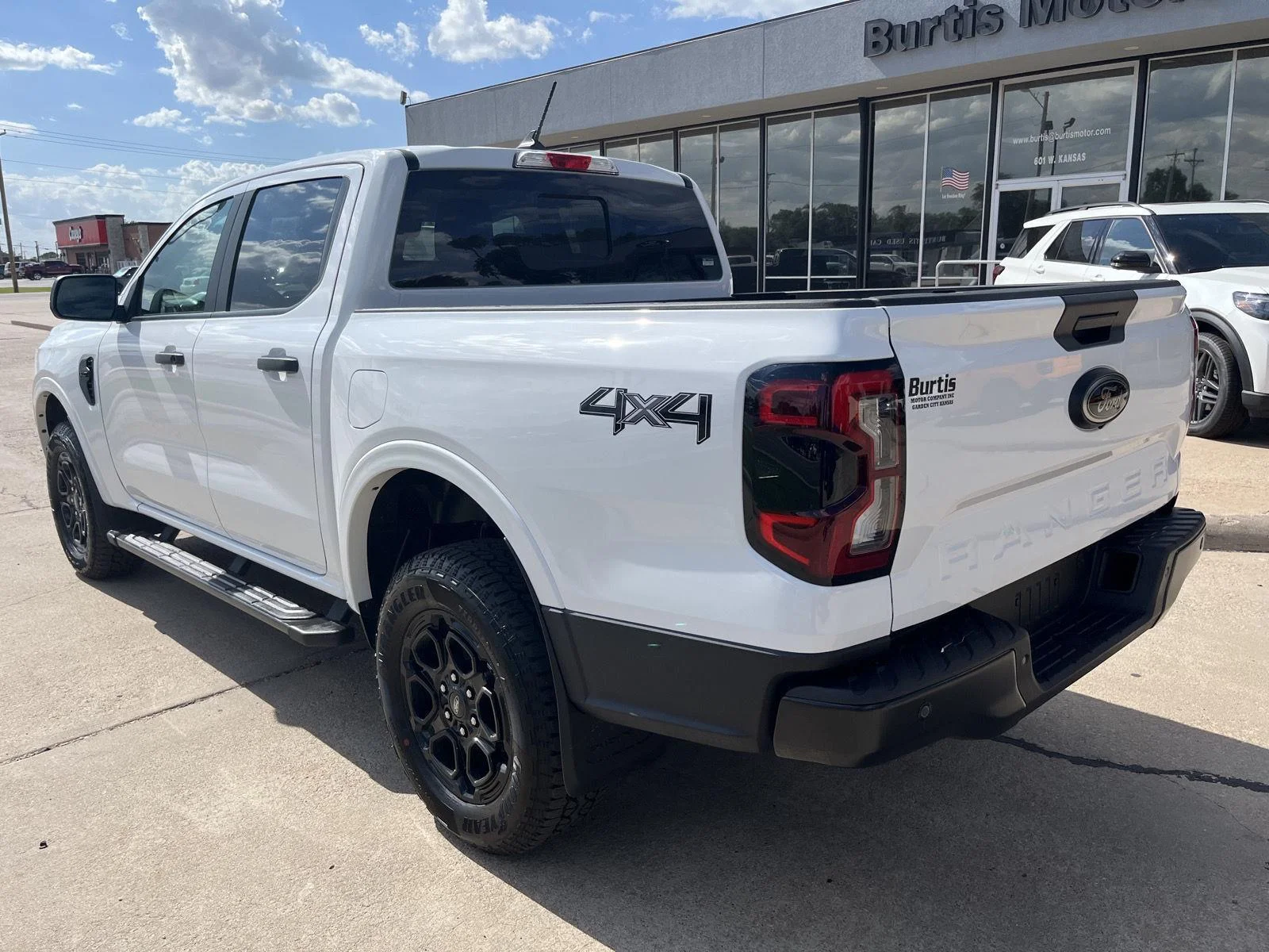 New 2026 Oxford White Ford XLT image 8