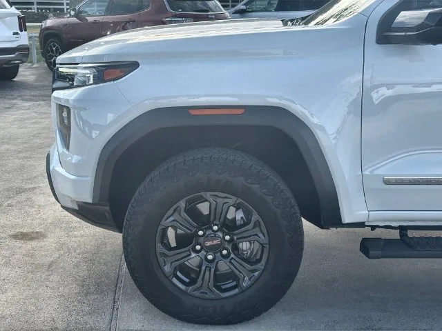 Used 2025 Summit White GMC Elevation image 32