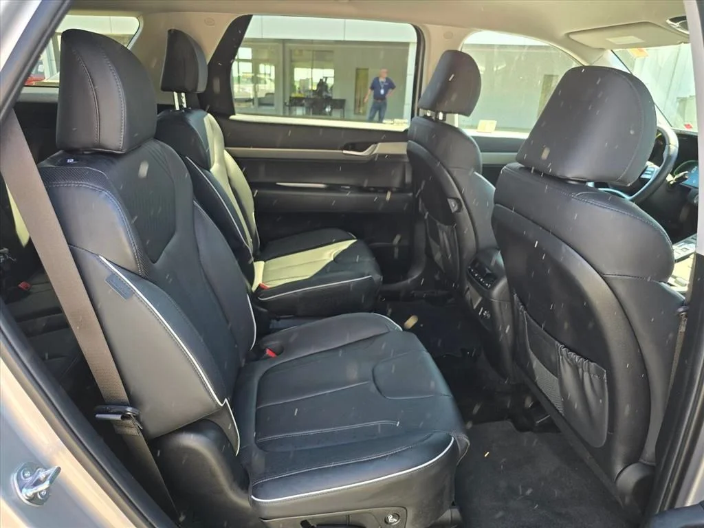 Used 2025 Silver Hyundai SEL image 13