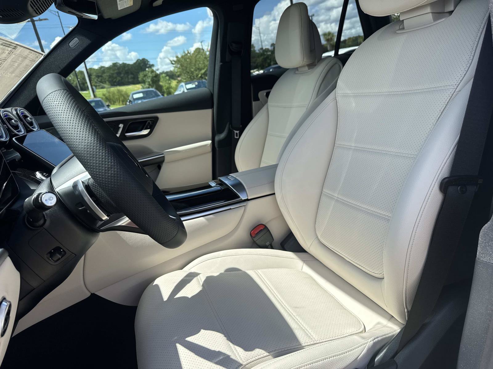 New 2027 Gray Mercedes-Benz GLC 300 image 11