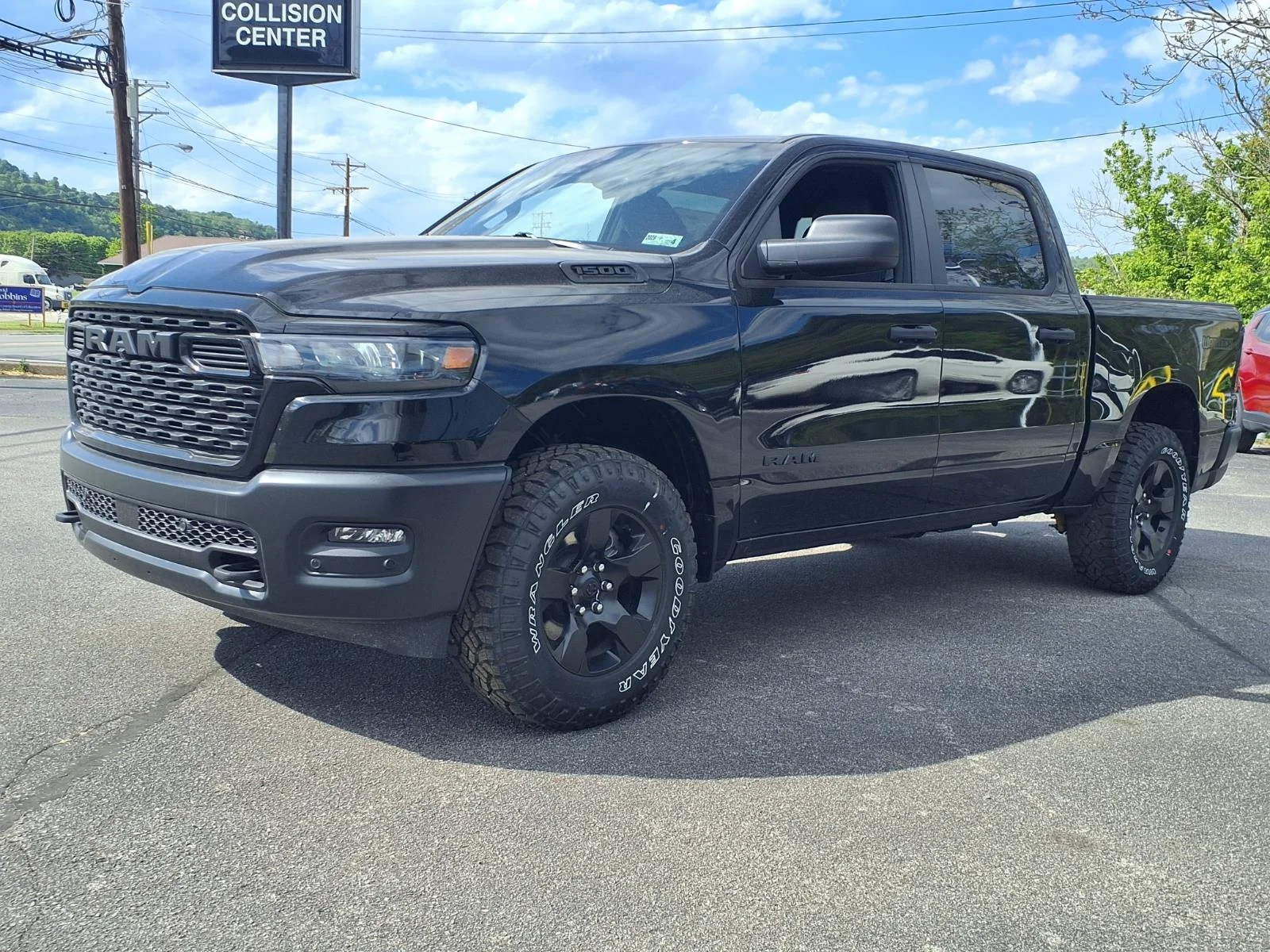 New 2026 Diamond Black Crystal Pearl-Coat Exterior Paint RAM Warlock image 3