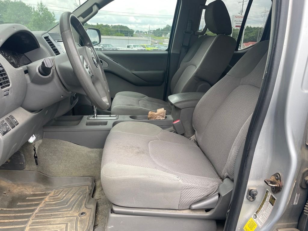 Used 2014 Silver Nissan SV image 15