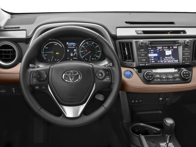 Used 2016 Classic Silver Metallic Toyota Limited image 9