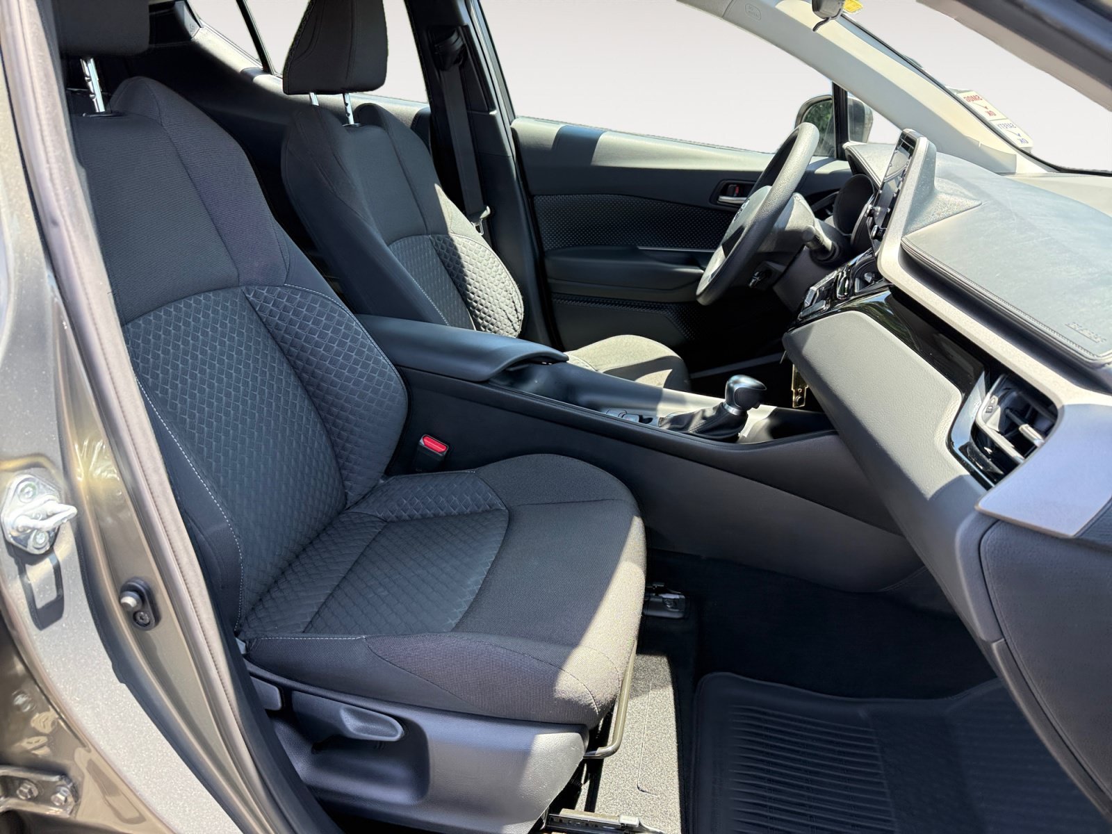 Used 2021 Bronze Toyota LE image 19