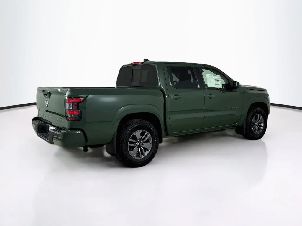 New 2027 Green Nissan SV image 7