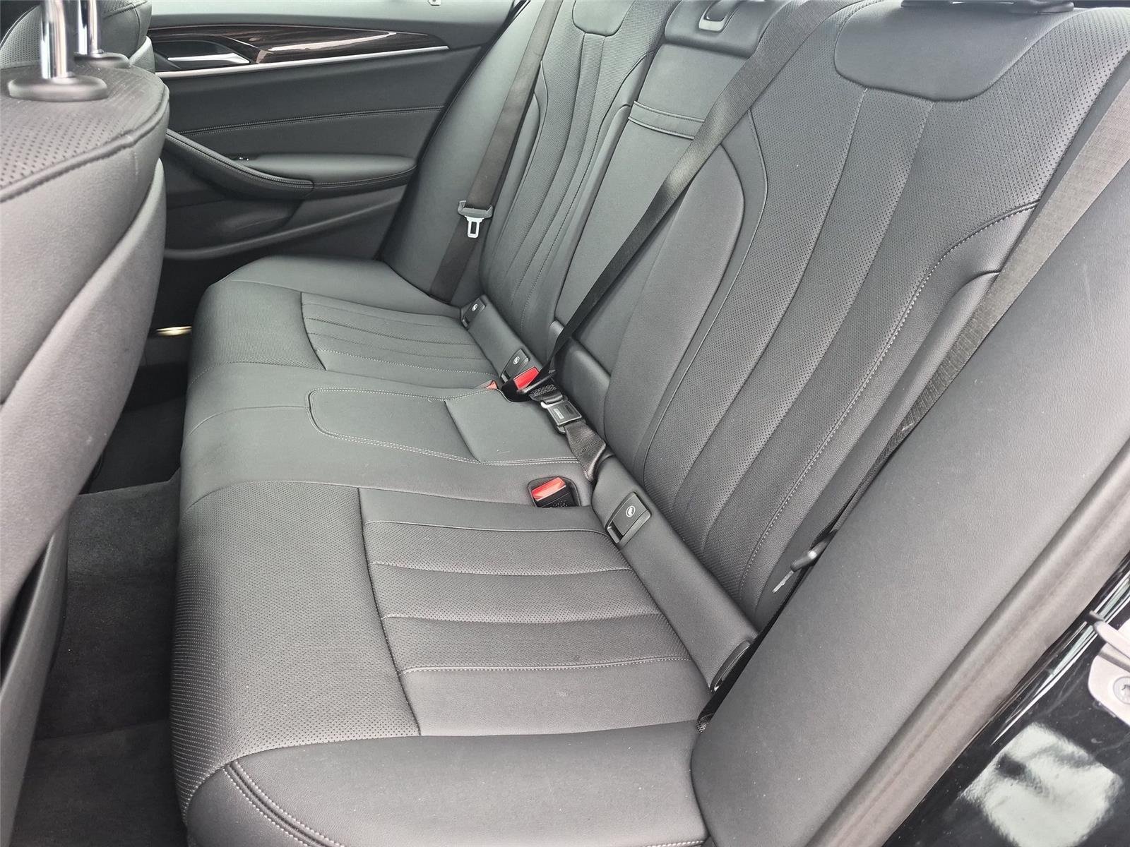 Used 2023 Black Sapphire Metallic BMW xDrive image 33
