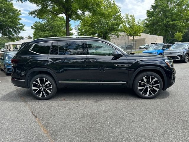 New 2026 Deep Black Pearl Volkswagen 2.0T SEL Premium R-Line image 4