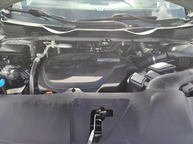 Used 2018 Silver Honda TOURING AUTO image 29