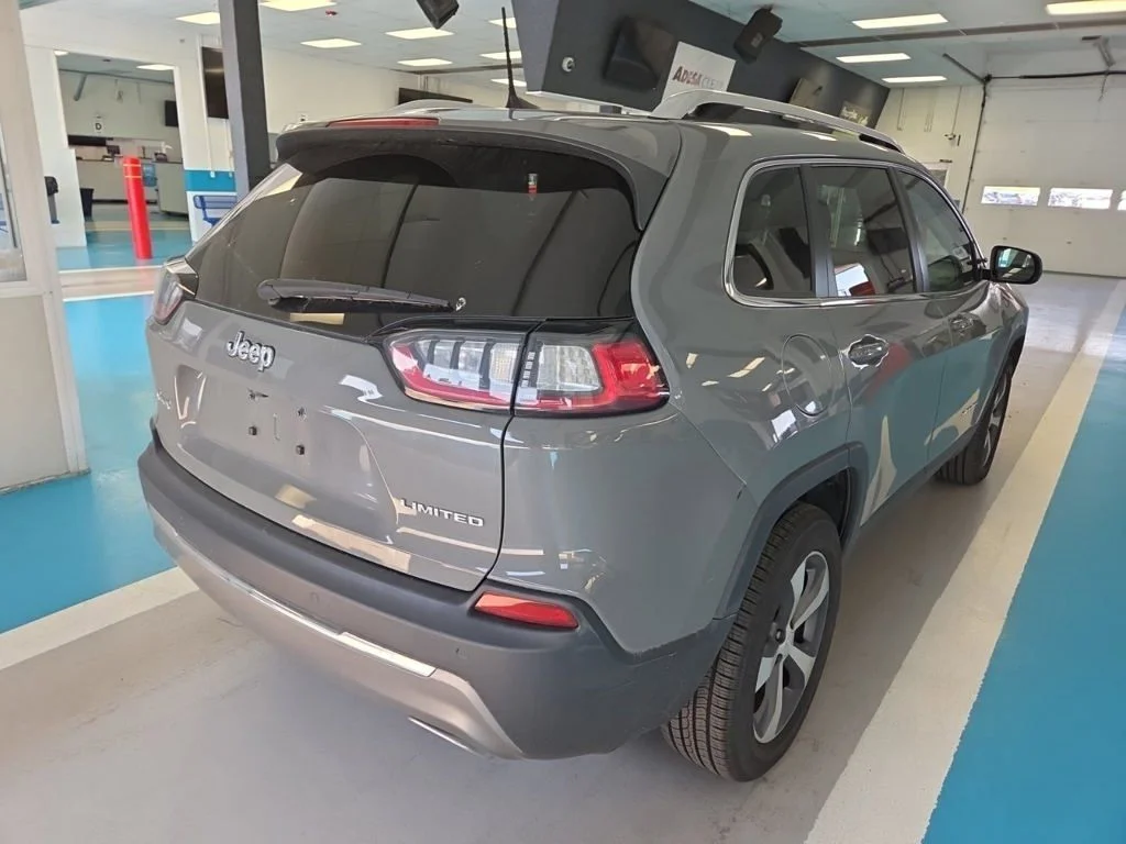 Used 2020 Gray Jeep Limited image 2