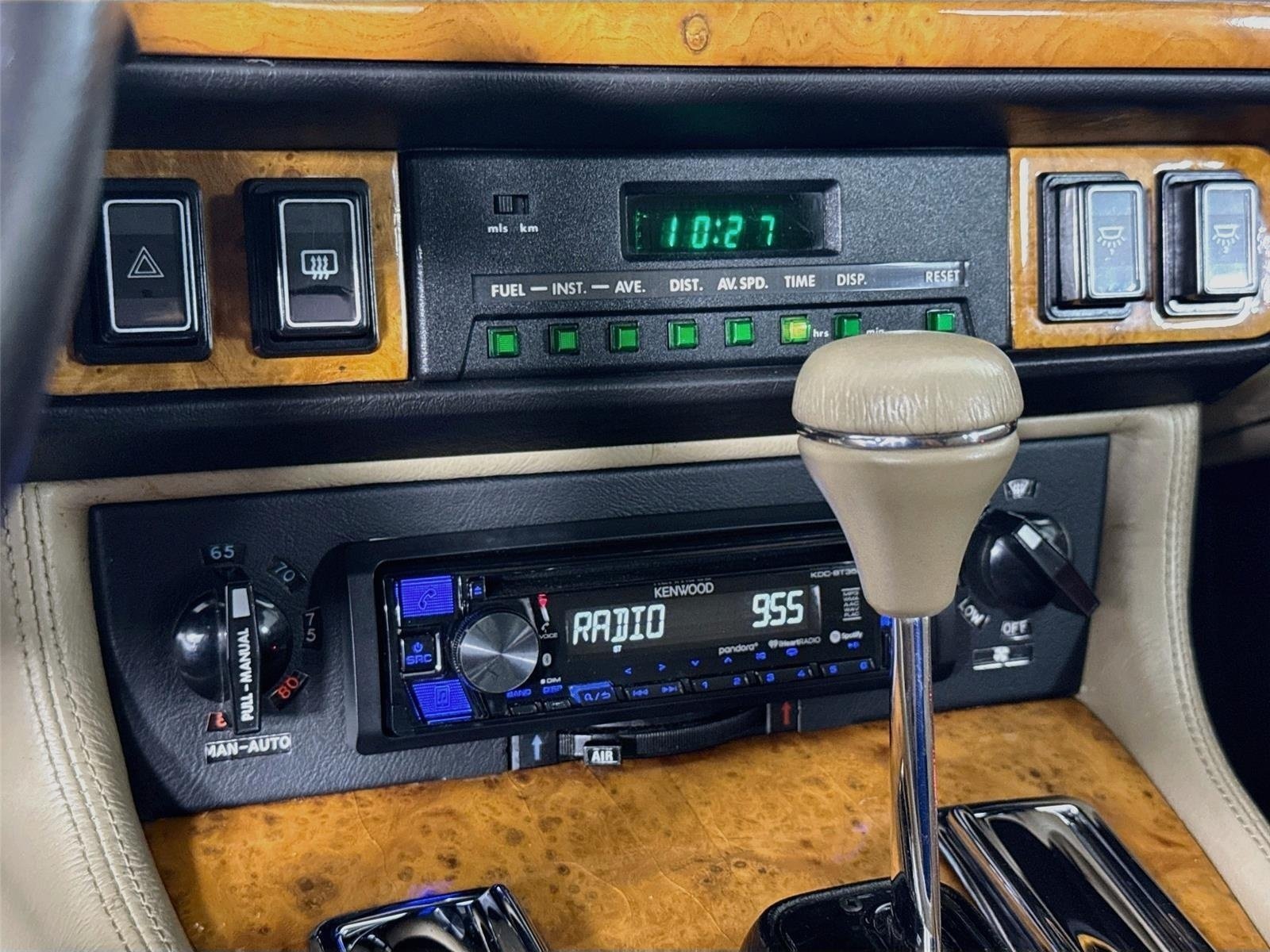 Used 1991 White Jaguar V12 image 14