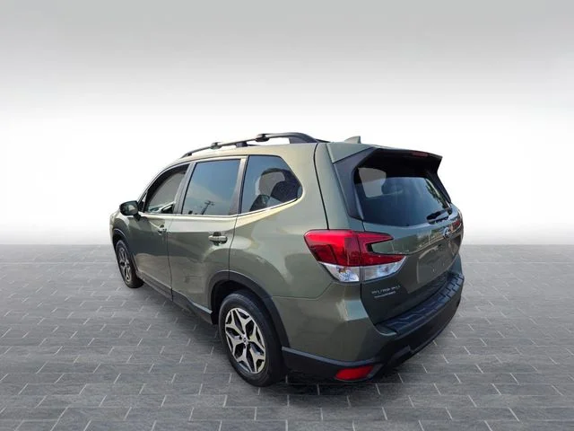 Used 2021 Green Subaru Premium image 5