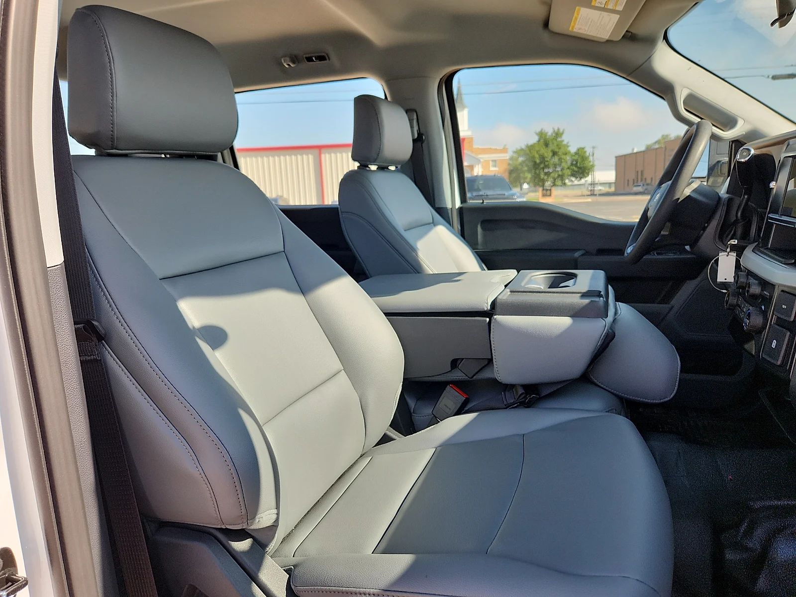 New 2026 Oxford White Ford XL image 20