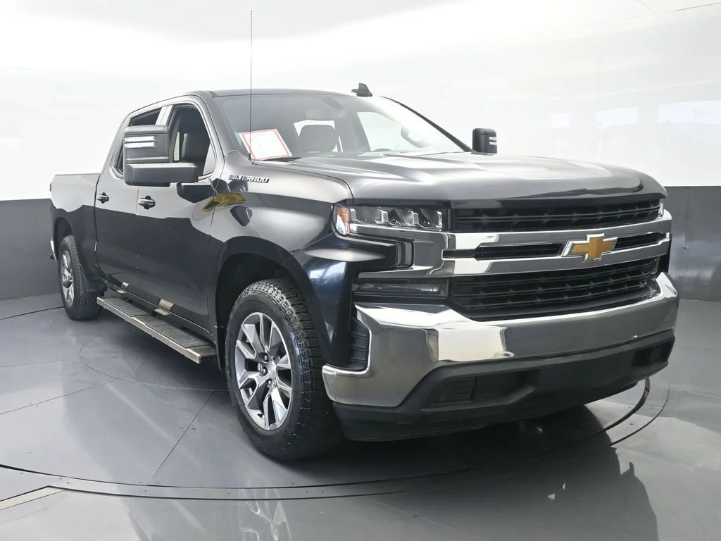 Used 2021 Black Chevrolet LT image 9