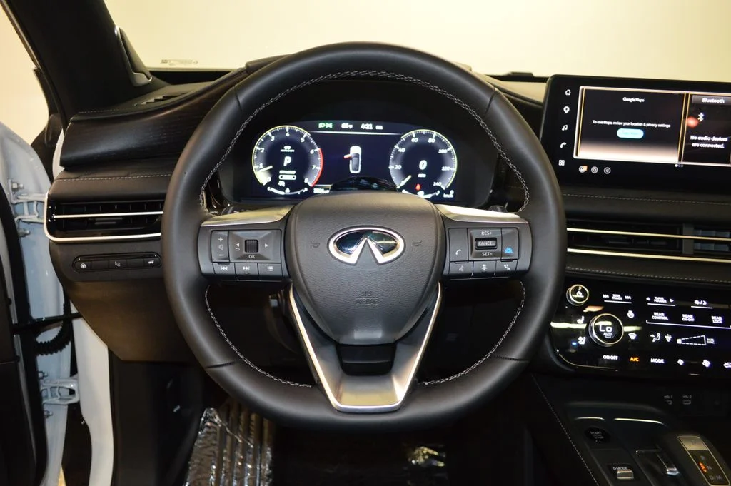 Certified Used 2026 White / Black INFINITI Autograph image 20
