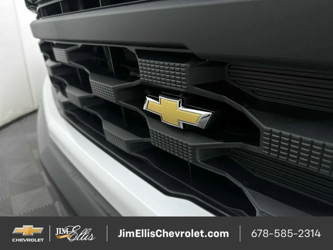 New 2026 Summit White Chevrolet WT image 51