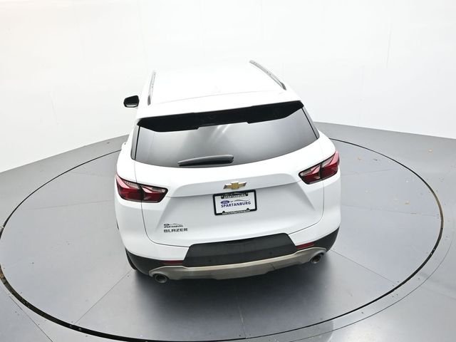 Used 2022 Summit White Chevrolet LT image 40