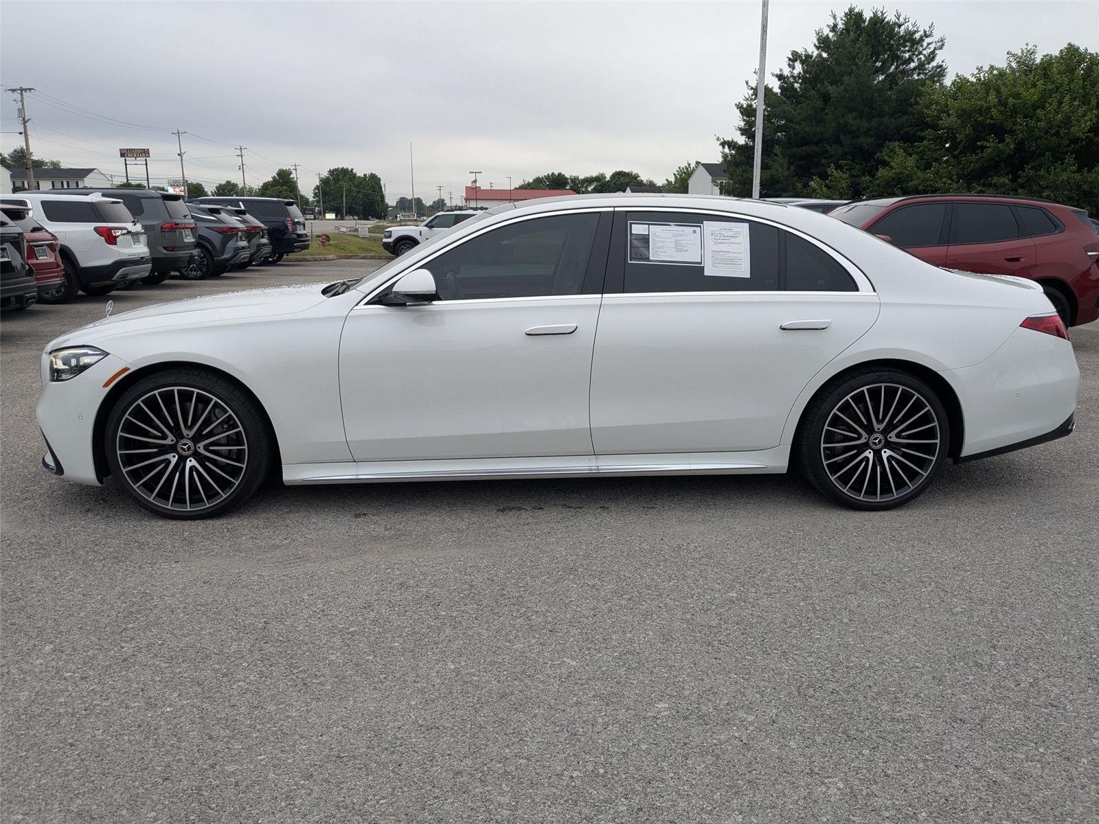 Used 2024 MANUFAKTUR Moonlight White Metallic Mercedes-Benz S 580 image 8