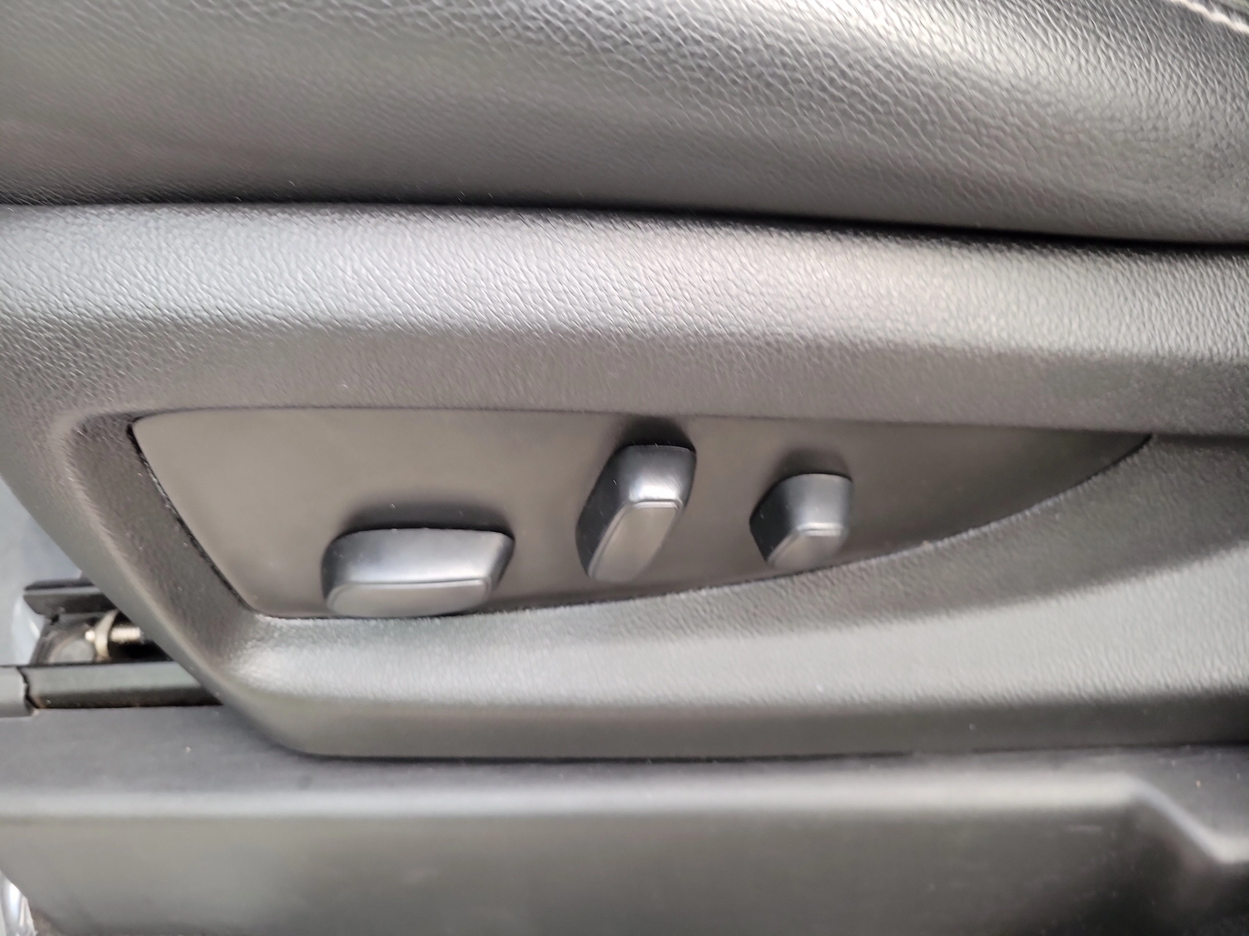 Used 2020 Quicksilver Metallic GMC SLT image 12