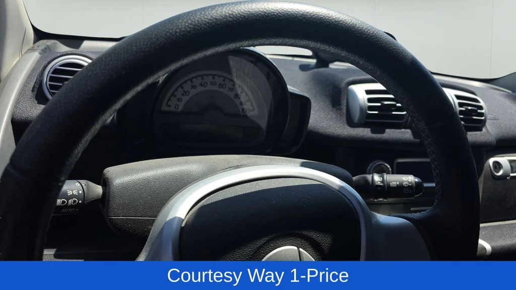 Used 2013  smart Passion image 12