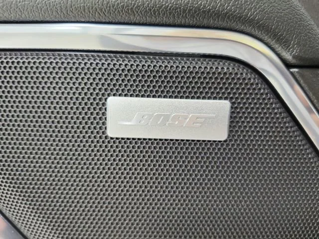 Used 2024 Summit White GMC Elevation image 37