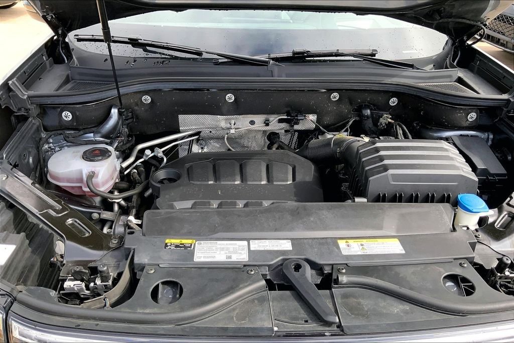 Used 2024 Gray Volkswagen 2.0T SEL image 10