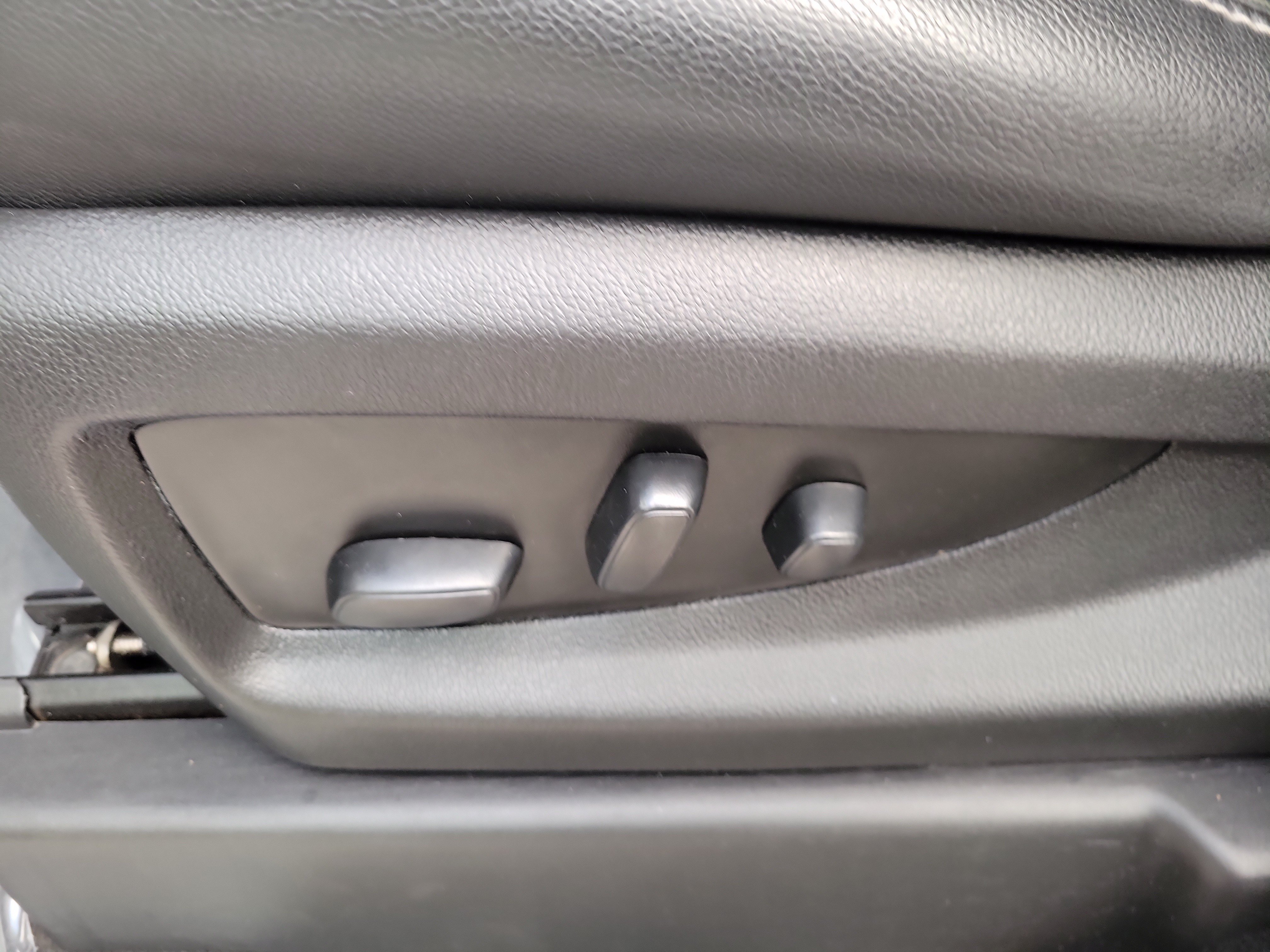 Used 2020 Quicksilver Metallic GMC SLT image 12