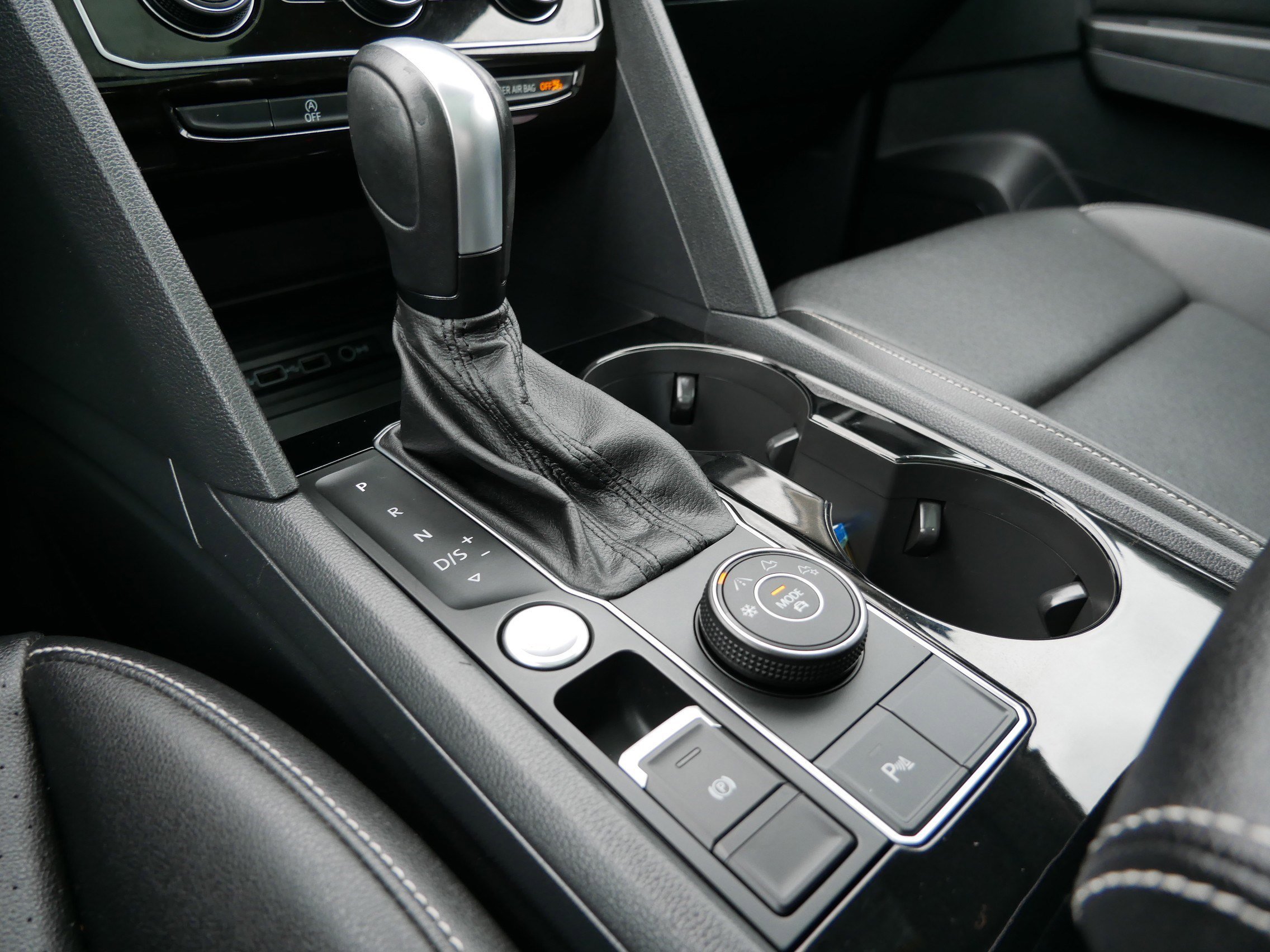 2021 Volkswagen Atlas SEL - Photo 25