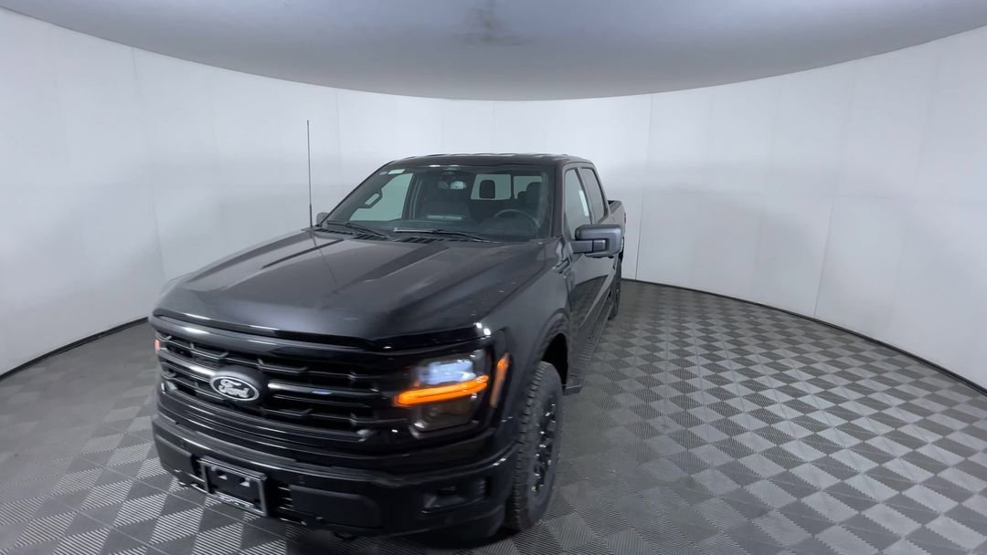 New 2026 Agate Black Metallic Ford XLT image 3