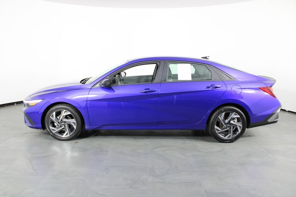 2025 Hyundai Elantra SEL - Photo 12