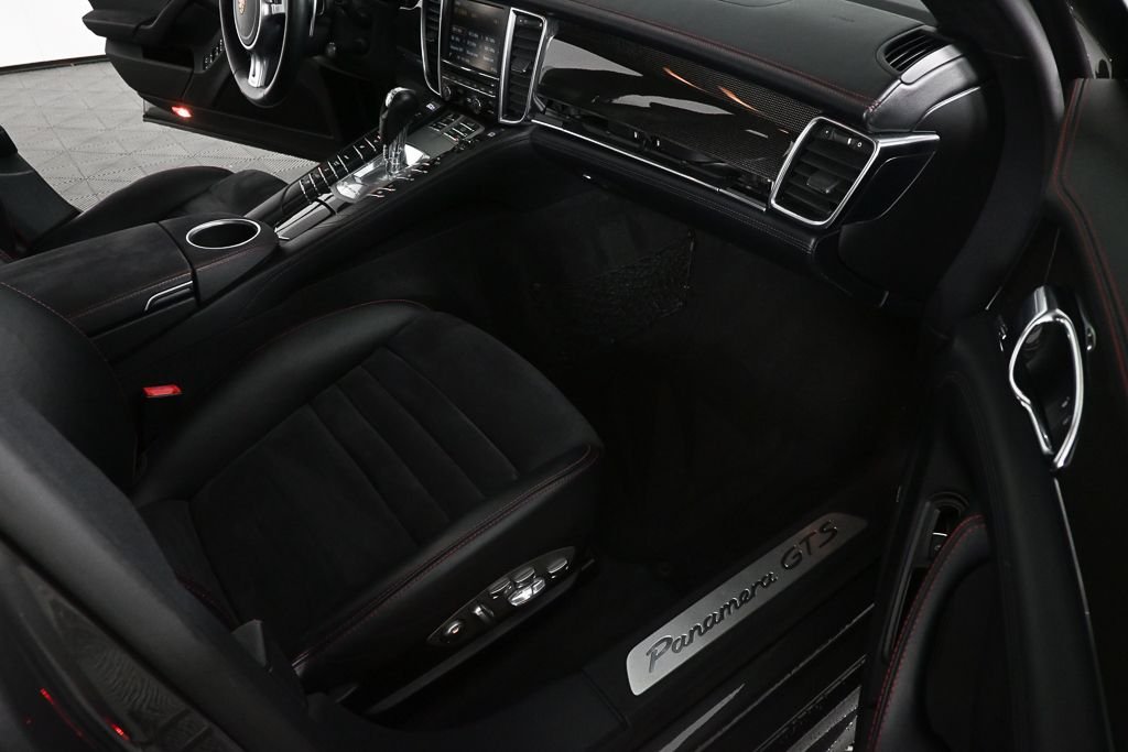 Used 2015  Porsche GTS image 22