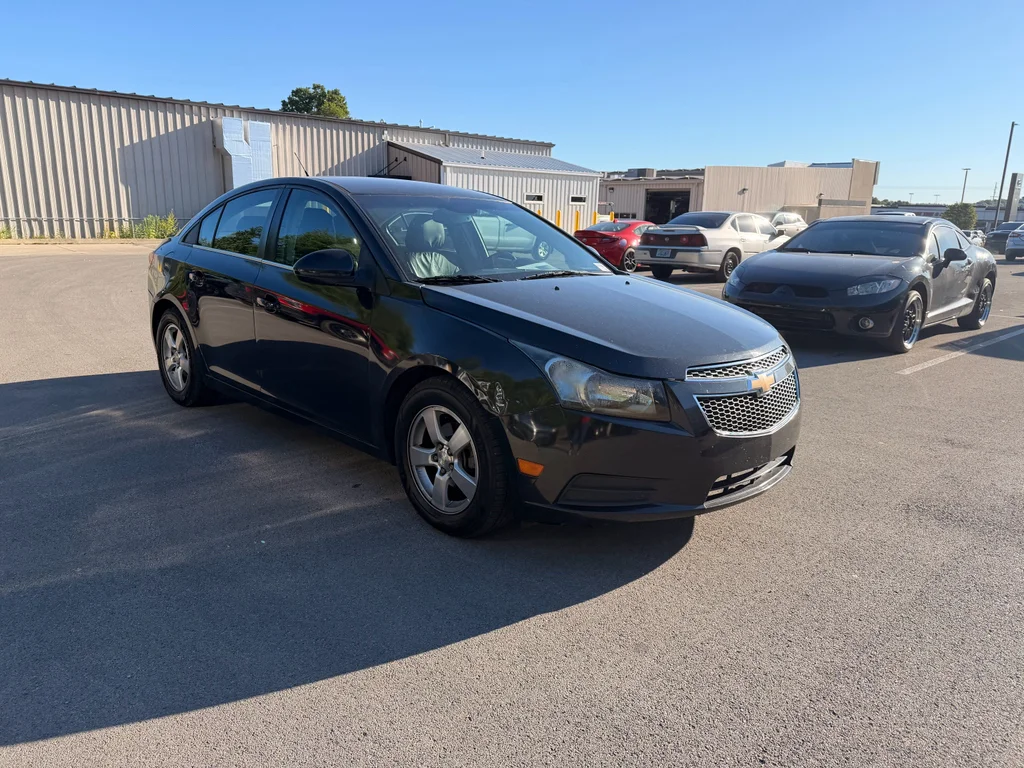 Used 2014 Black Granite Metallic Chevrolet 1LT image 3