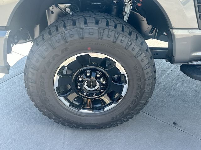 New 2026 Carbonized Gray Metallic Ford Lariat image 33