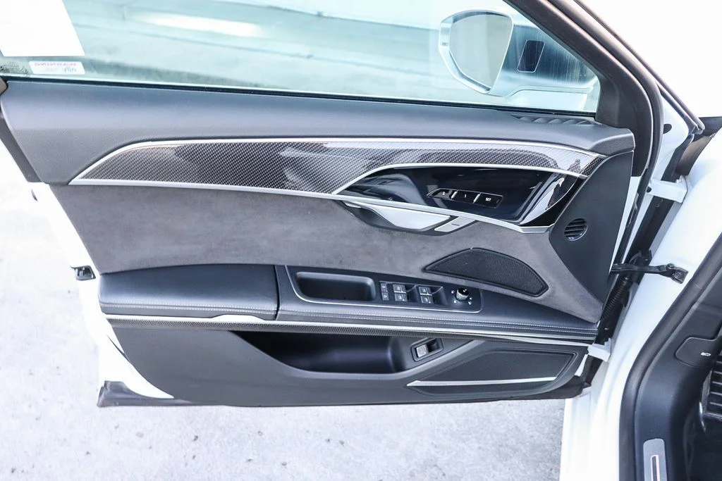 Used 2022  Audi 4.0T image 24