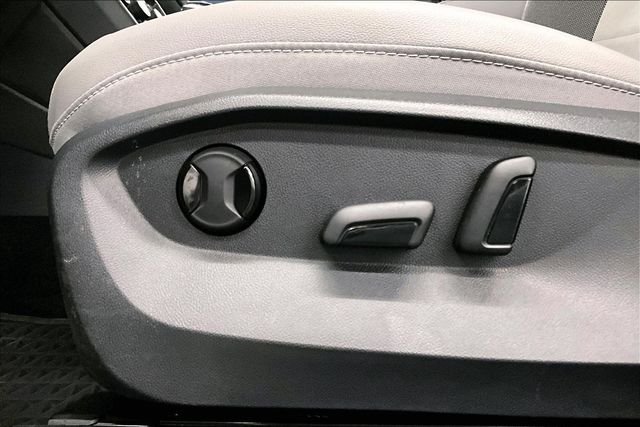 2023 Volkswagen Taos SE - Photo 32