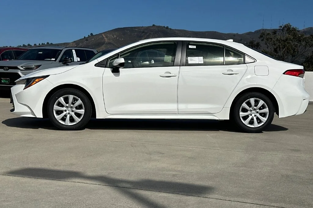 New 2027 Ice Cap Toyota  LE image 7