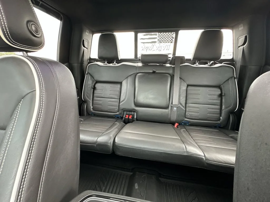 Certified Used 2023 DYNAMIC BLUE METALLIC GMC AT4X image 21