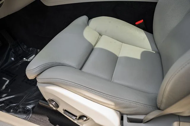 Used 2019 Denim Blue Volvo T5 Inscription image 32