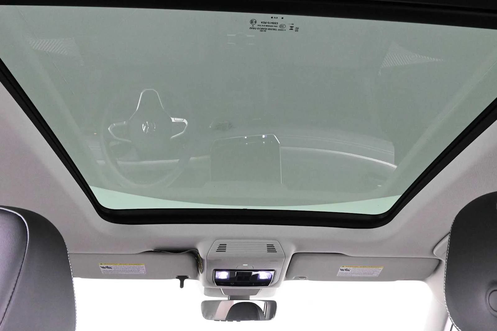 New 2026 Deep Black Pearl Volkswagen SE image 4