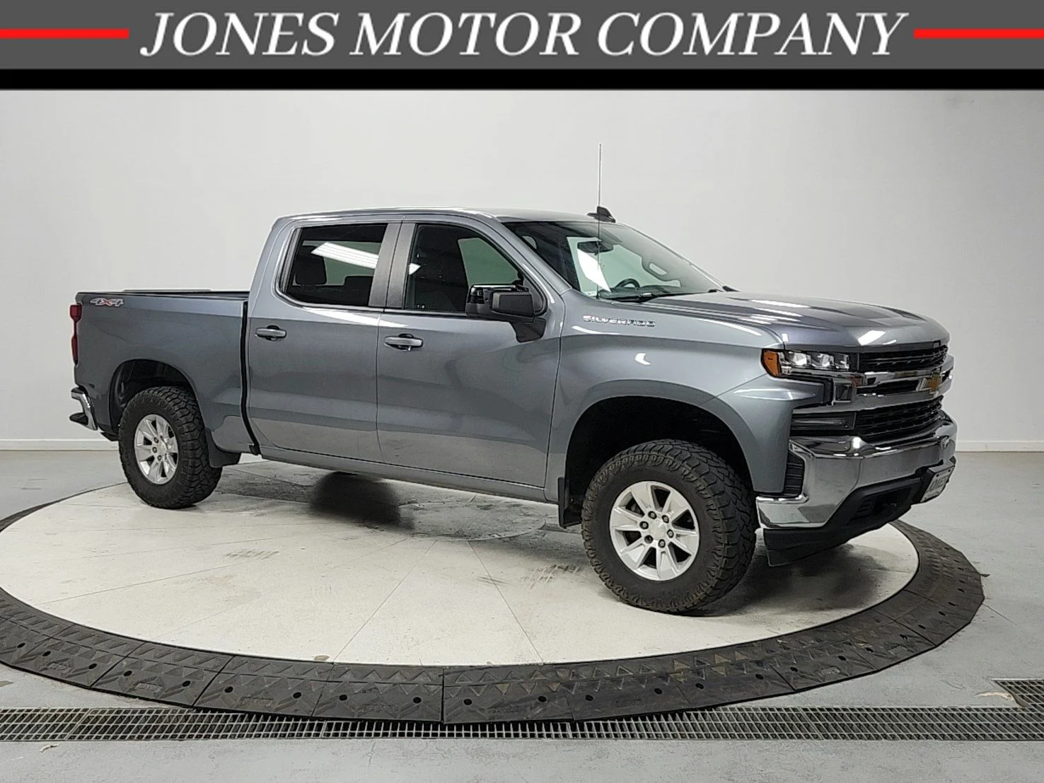 2020 Chevrolet Silverado 1500 LT 4WD Crew Cab Short Box's photo