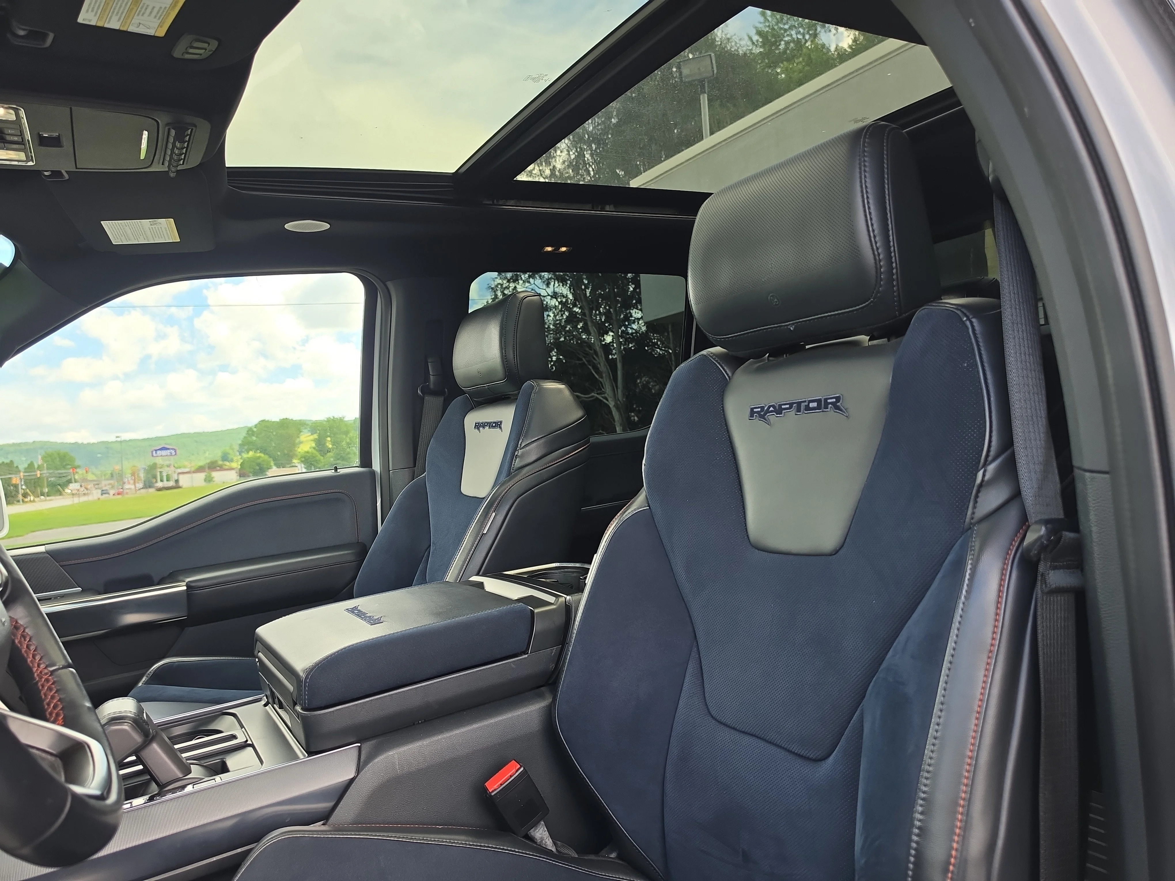 Used 2022 Oxford White Ford Raptor image 11